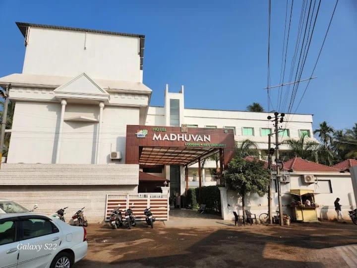Hotel Madhuvan International Bijāpur Exterior foto